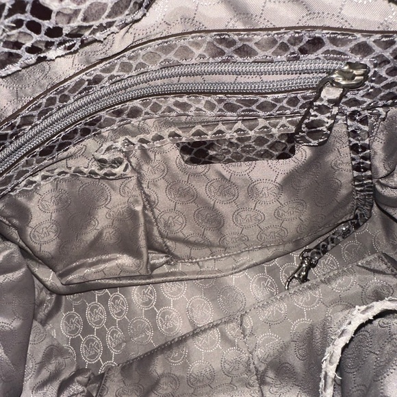 Michael Kors Large Hamilton Python-Print Tote - Picture 11 of 12